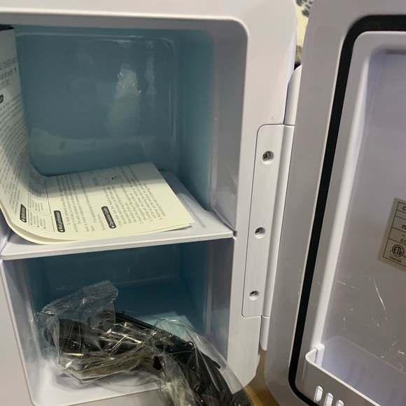 Good Molecules Mini Skin Care Fridge - Picture 2 of 3